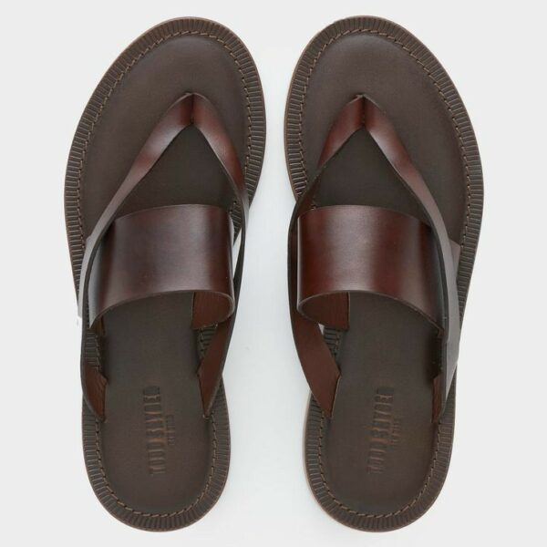 Sandale cuir de couleur marron